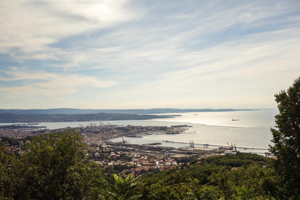 Casa Vacanze All'Angolo Trieste Extérieur photo